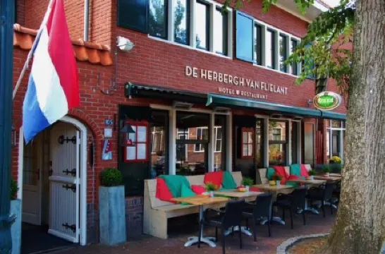 德賀萬弗利蘭酒店