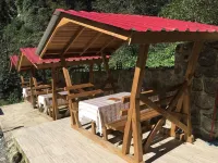 Mencuna Konaklari - parking