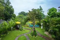 River Art Hotel