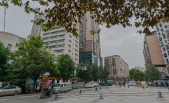 Quxian Juncheng Hotel