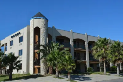 Krsna's Castle (Hunt's Castle) Hotels in Rockport