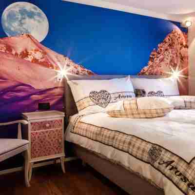 Home Hotel Arosa Rooms