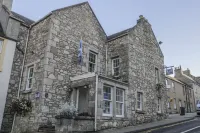 Meadhon Guest House