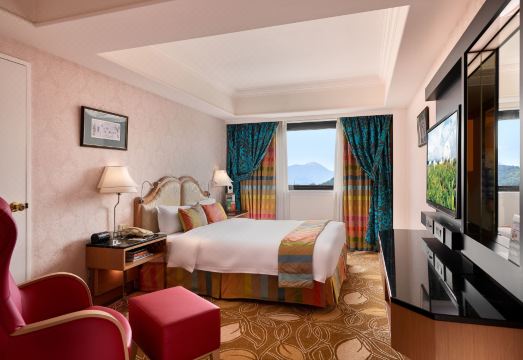 1. 더 리비에라 호..