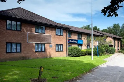 Travelodge Lancaster M6 Hoteles cerca de Former Halton Railway Station