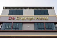 De Champs Hotel Hôtels à : 