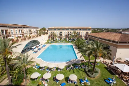 Grupotel Playa de Palma Suites & Spa Отели в г. Ses Cadenes