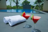Ceyloni Hotel Hotels in Inamaluwa