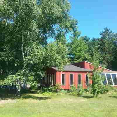 Hotel Lac Brome Hotel Exterior