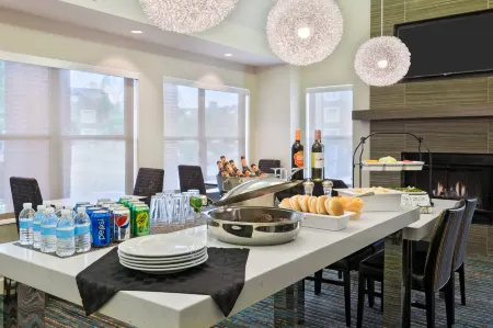 Residence Inn Savannah Midtown Отели в г. Саванна