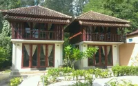 Biru Meno Beach Bungalows