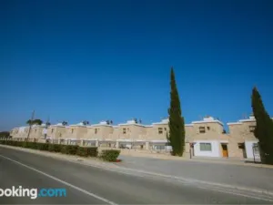 埃利亞海灘奢華套房飯店