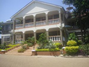 Le Savanna Country Lodge and Hotel