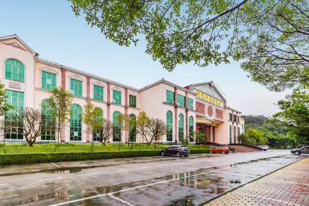 Zuiranju Holiday Hotel Отели в г. Дэцин