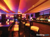 杜拜德伊勒温德姆華美達廣場酒店 - 酒吧