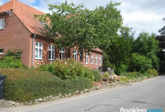 比隆雷文寧度假酒店