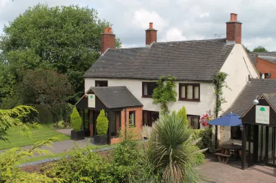 Oak Farm Hotel Hotels near Hednesford