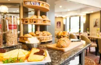 Leonardo Hotel Munich City North - breakfast