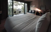 Riverawan Hotel