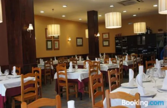 阿拉里克餐廳旅館