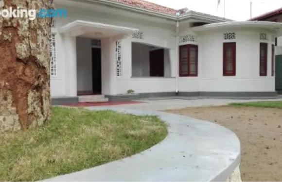 新月N可可尼酒店