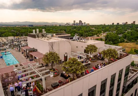 Halcyon - A Hotel in Cherry Creek Отели рядом с достопримечательностью «Ботанические сады Денвера»