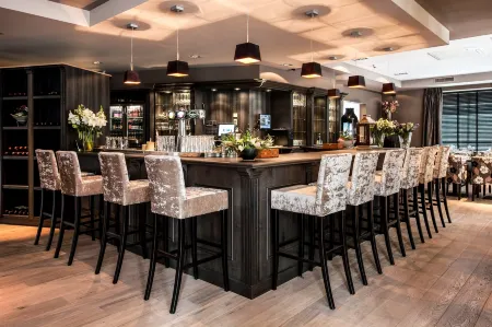 Grenshotel de Jonckheer Отели в г. Берген-оп-Зом