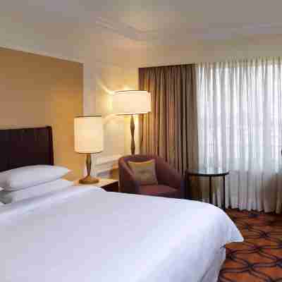 Sheraton Grand Pune Bund Garden Hotel Rooms