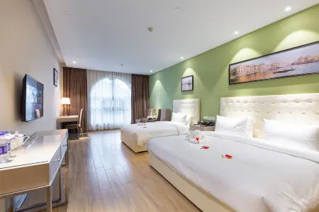 Xianhua Sandalwood Lakeside Hotel