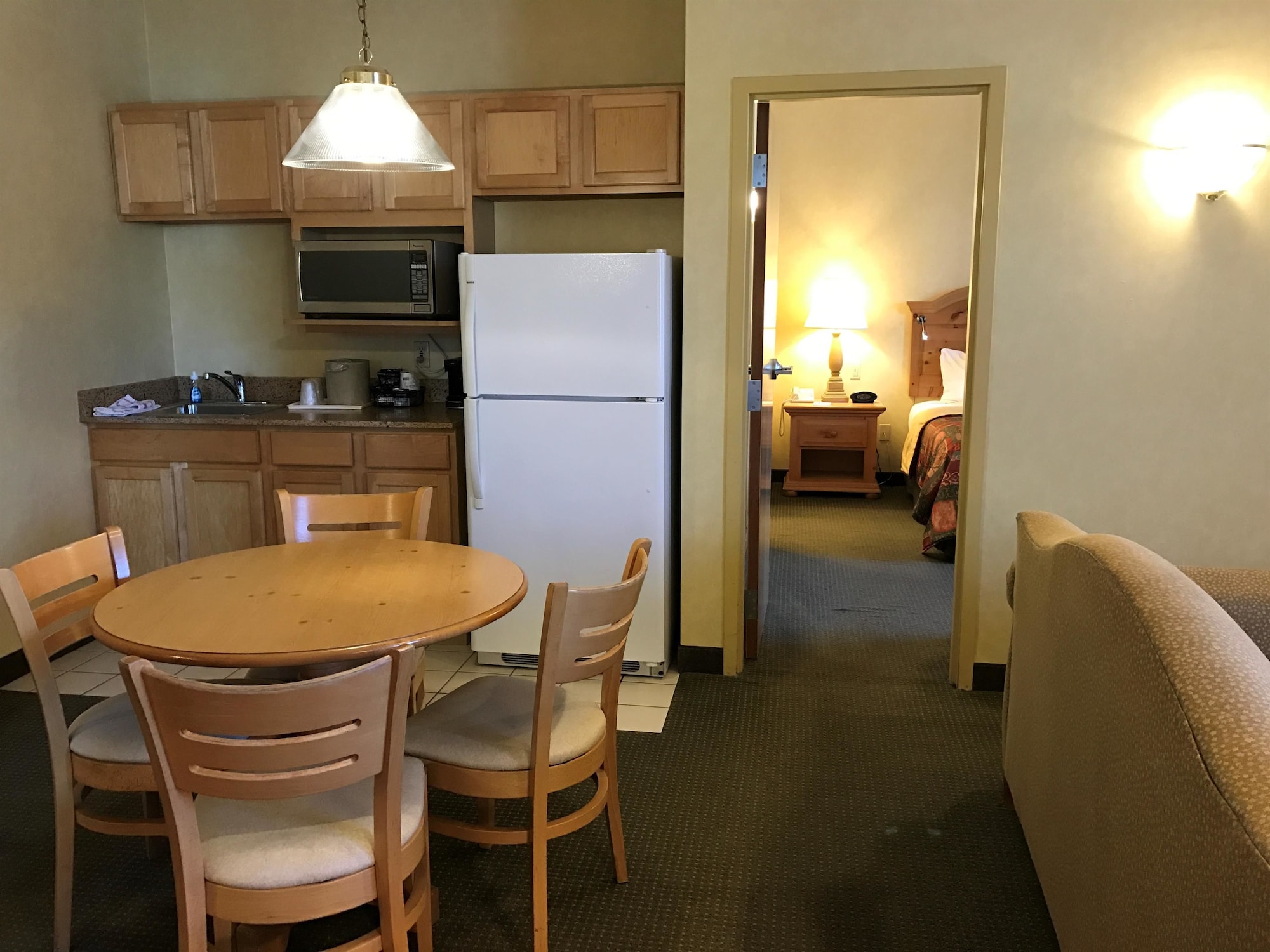 Best Western Plus Revere Inn & Suites