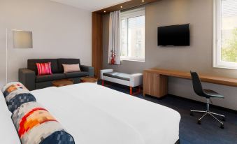 5. Aloft Mü..