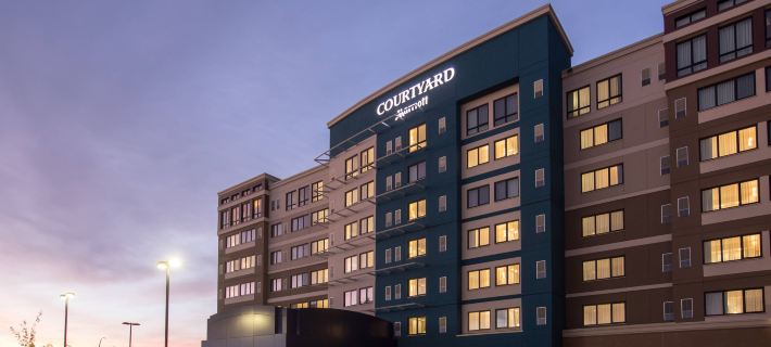 Courtyard Calgary South Hotels in Calgary