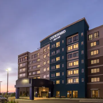 Courtyard Calgary South Hotels near Sikome Lake