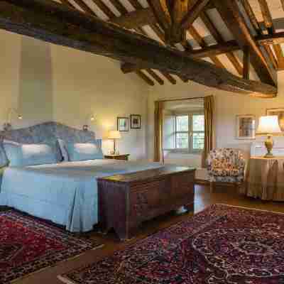 Relais Castello di Razzano Rooms