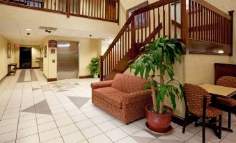 Holiday Inn Express & Suites Lexington-Hwy 378