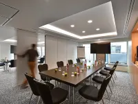 Radisson Hotel Brussels Centre Midi Hoteles cerca de Parque Duden