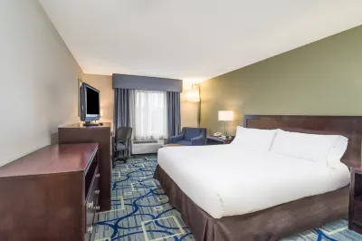 Holiday Inn Express & Suites Easton