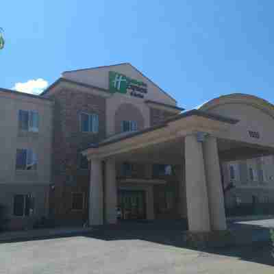 Holiday Inn Express & Suites Cedar City Hotel Exterior