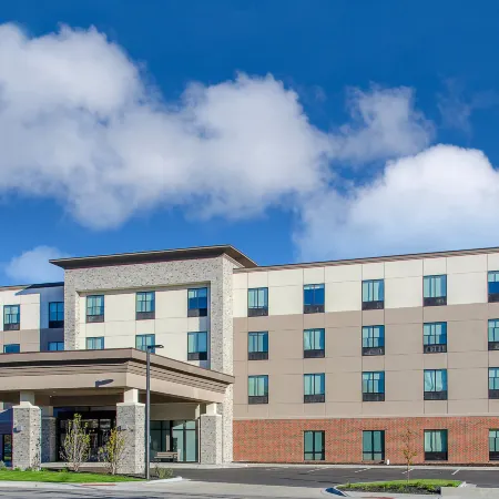 Holiday Inn Express & Suites ATCHISON by IHG Отели в г. Атчисон