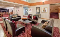 Comfort Inn & Suites NW Milwaukee Hotels in Menomonee Falls