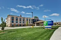 Holiday Inn Express Hutchinson Hotels near Hutchinson City Mall