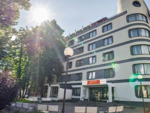 Rija VEF Hotel with Free Parking