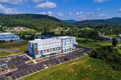 Tru by Hilton Roanoke Hollins Hotels in Hollins