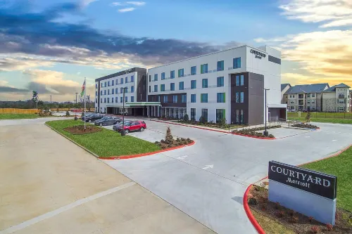 Courtyard Longview North Hotels in Longview