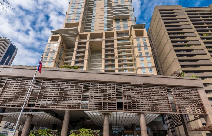 Discovery Primea, Manila