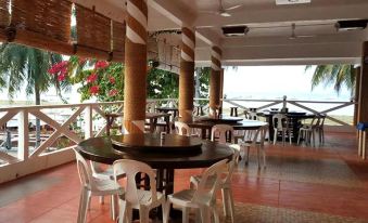Deep Blue Dive Resort