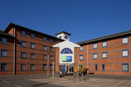 Holiday Inn Express Droitwich Spa Отели рядом с достопримечательностью «Bromsgrove School»
