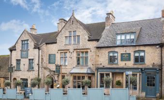 The Sheep on Sheep Street Hotel