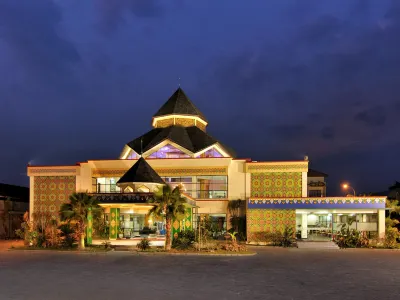 Yusro Hotel Restaurant & Convention Hotels in Keplaksari