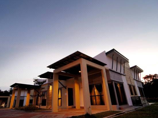 Swiss Villas And Bungalow Damai Laut Room Reviews Photos Lumut 2021 Deals Price Trip Com